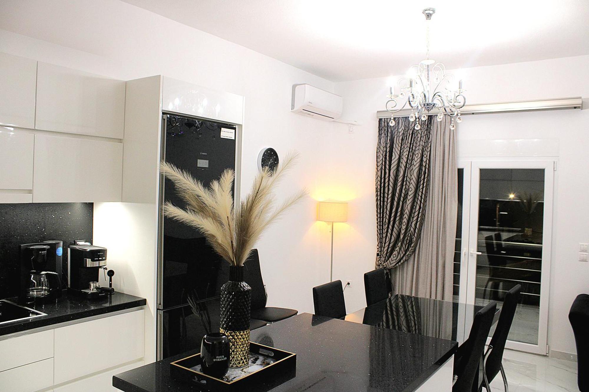 Black & White Seaside House Kalamia Corinthe Extérieur photo